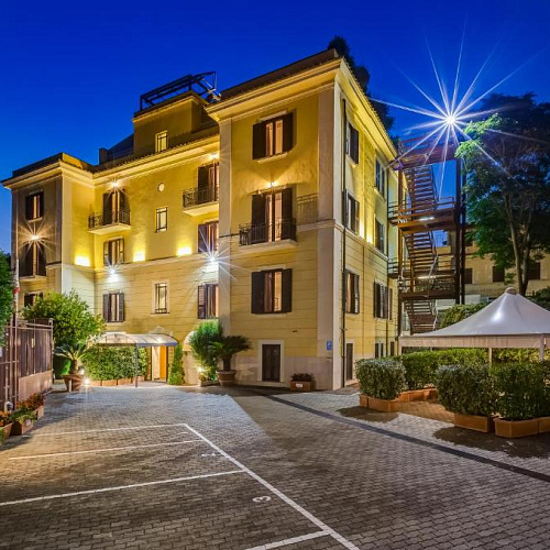  Romoli Hotel